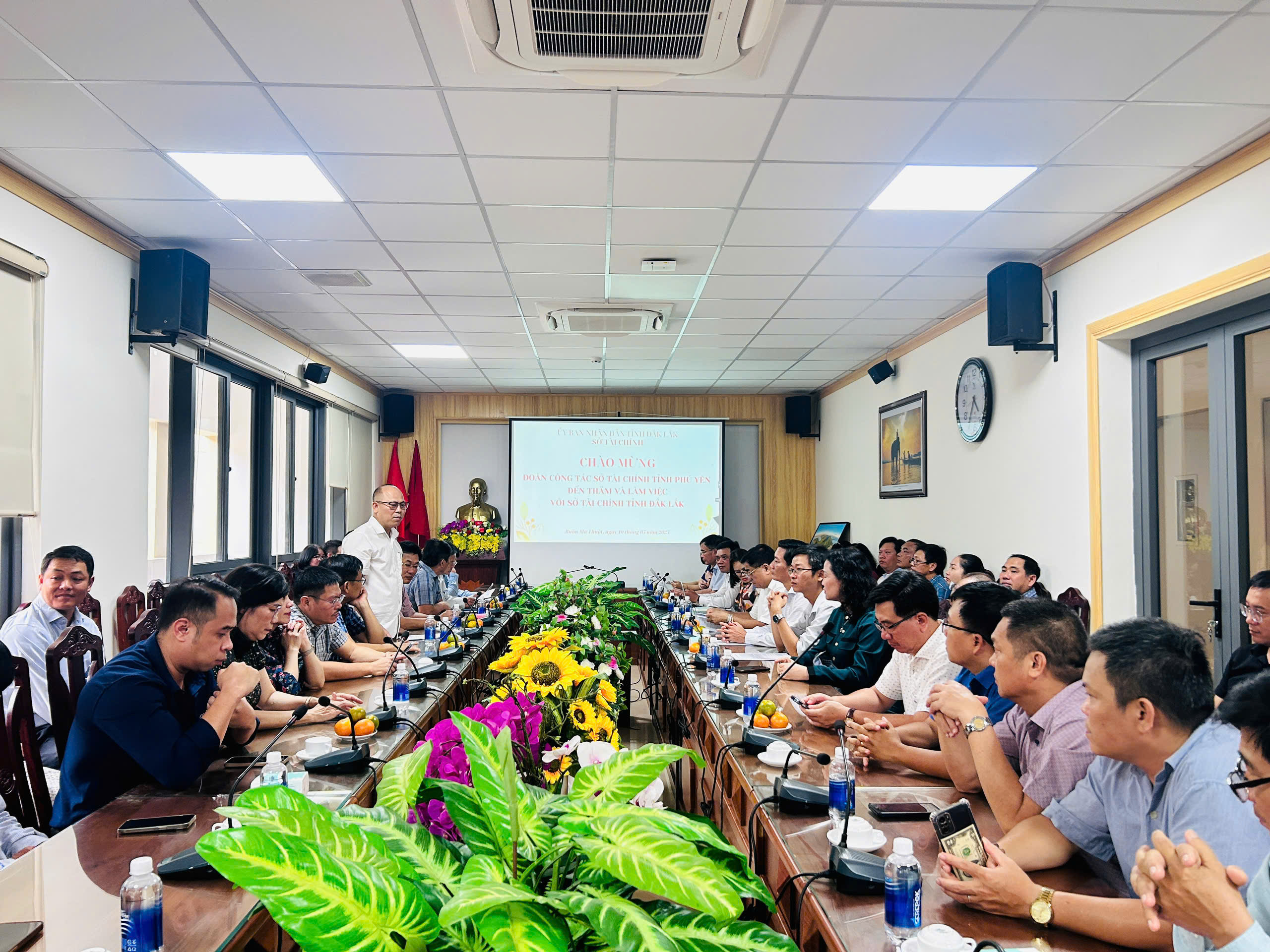 toan canh 9.5.25